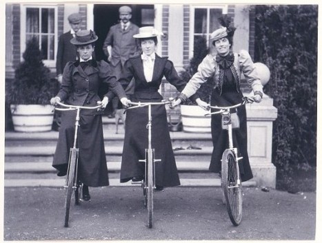 bicycle-girls-v-and-ap